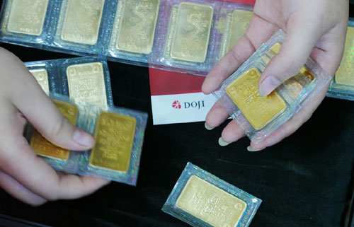 Giá vàng lại xuống đáy gần 6 năm